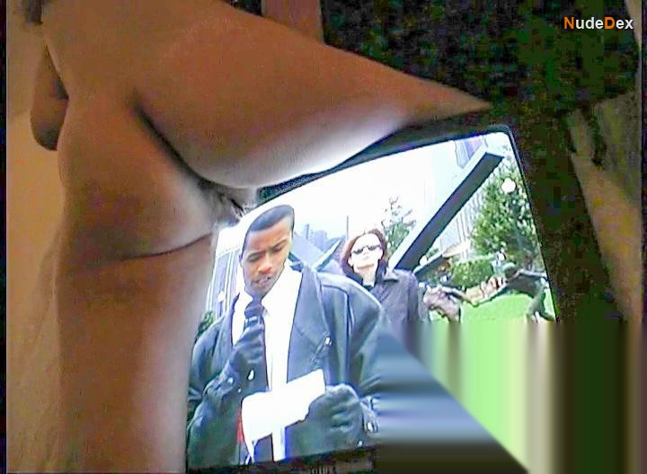 Kristie Alshaibi in Other People's Mirrors, photo 7