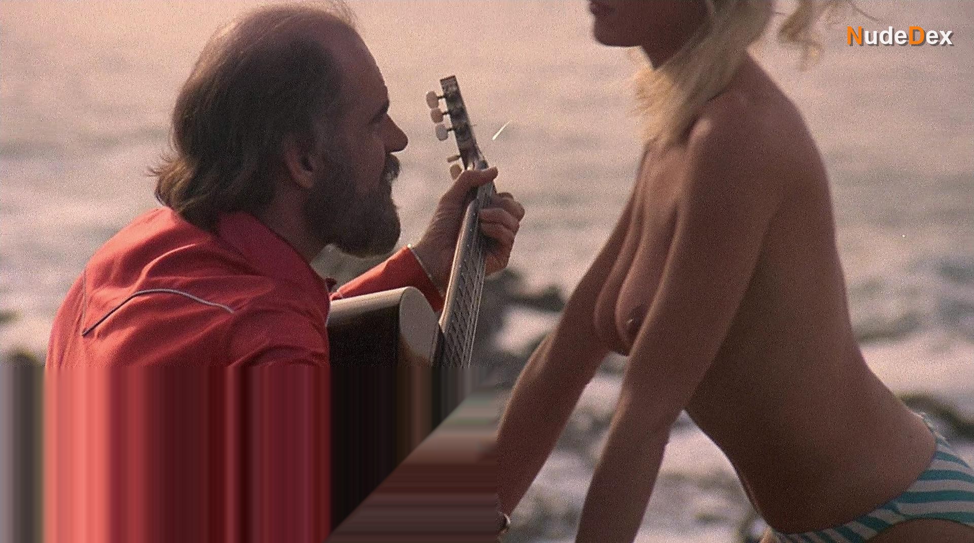 Kristi Somers in Hardbodies, photo 8