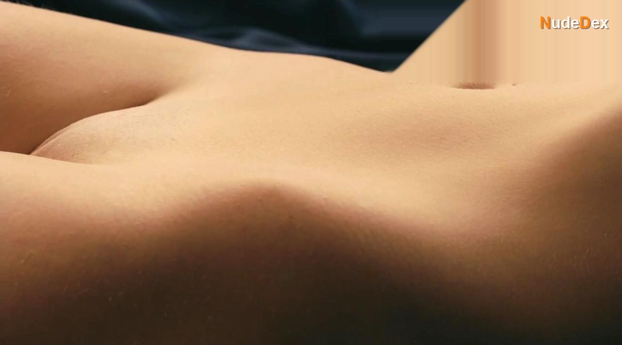 Kristy Mcquade in Les Fleurs, photo 3