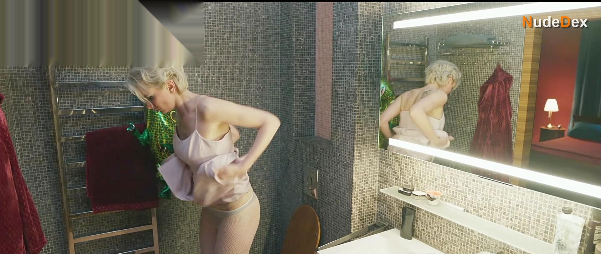 Lucky Girl in Lucky Girl, photo 39