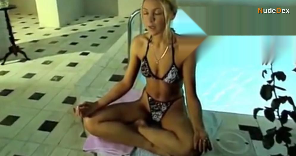 Kseniya Entelis in Marsh Turetskogo, photo 2
