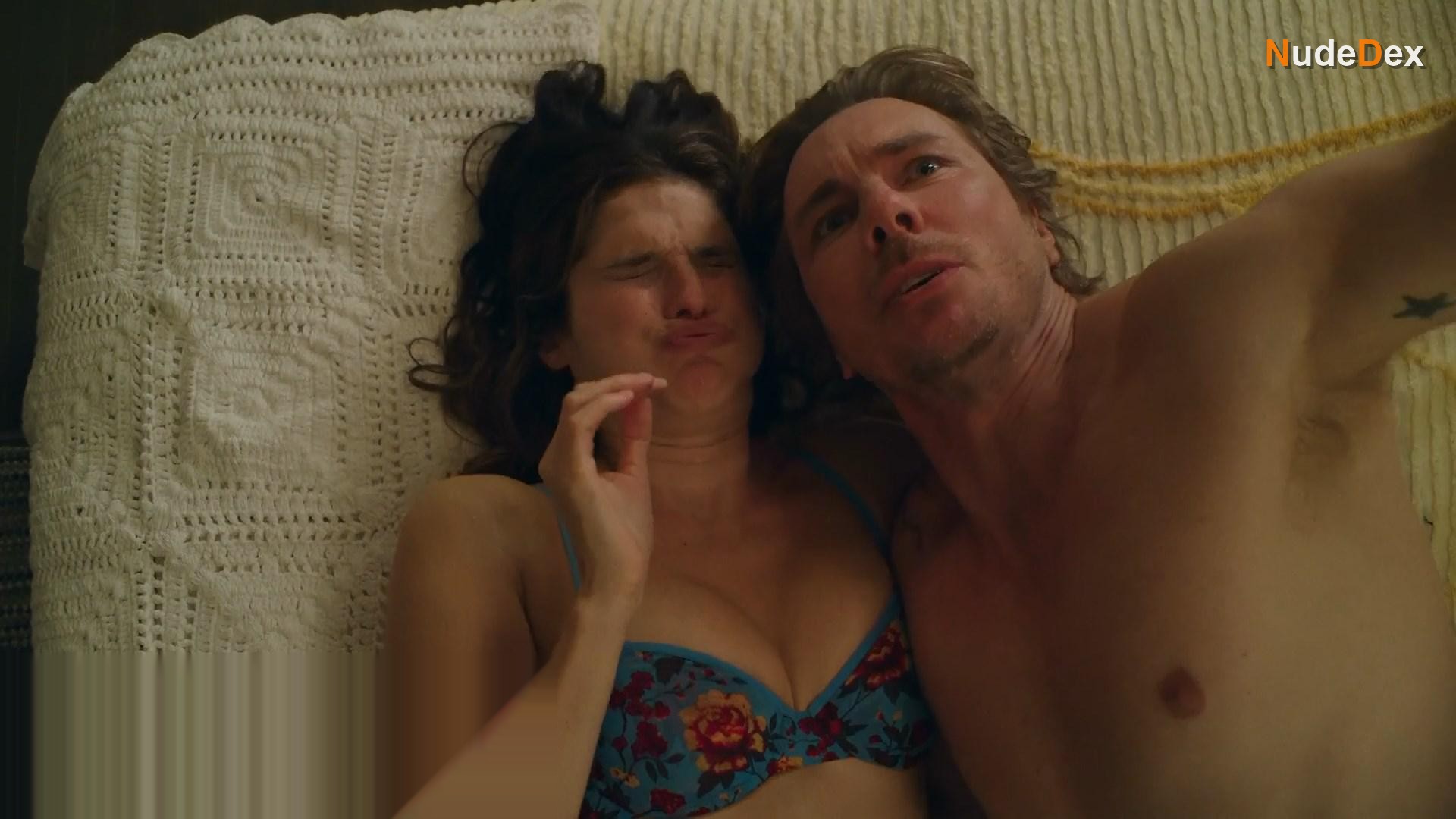 Lake Bell in Bless This Mess, photo 9