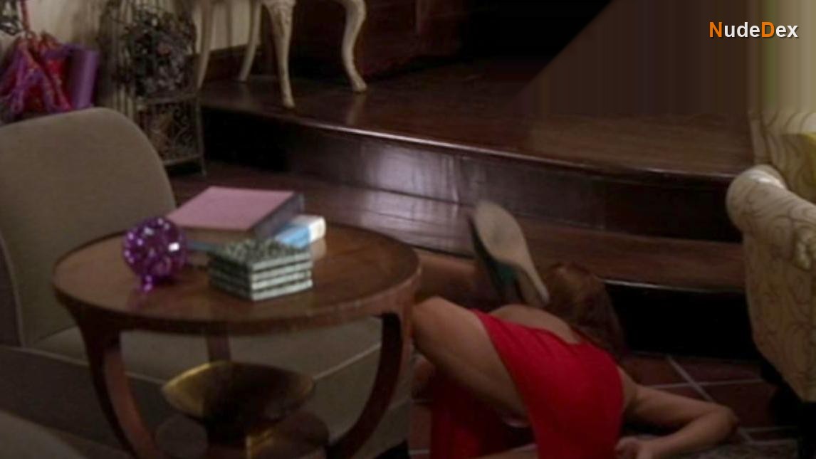 Lake Bell in Over Her Dead Body, photo 1