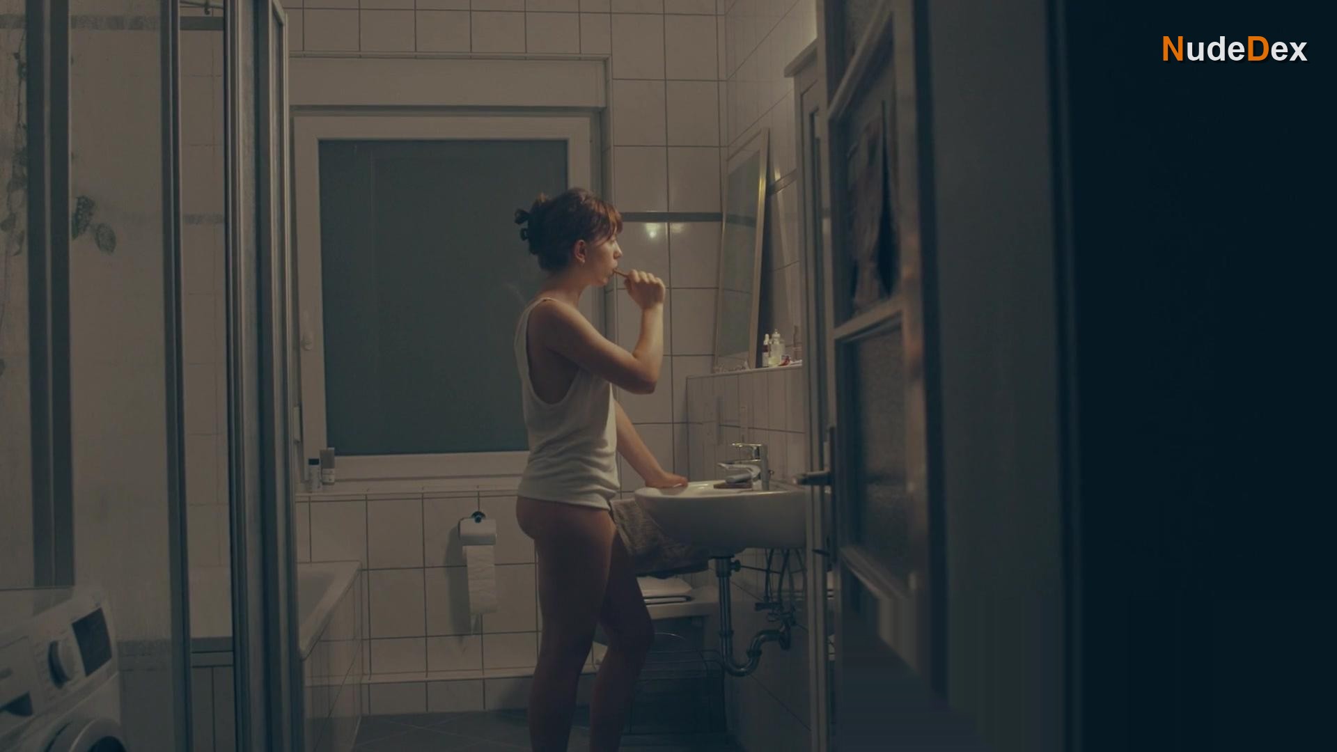 Lara Horvath in Der Tag Die Flut, photo 11