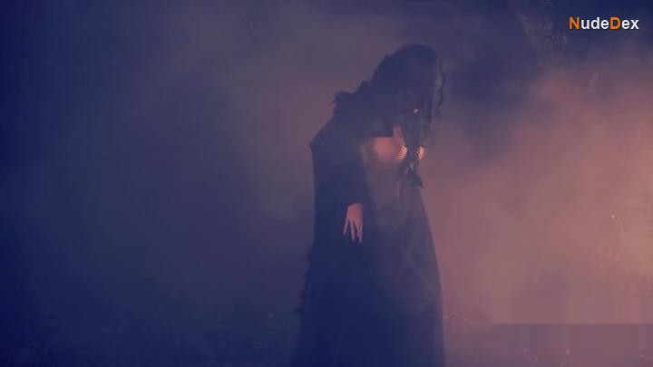 Larissa Anzoategui in Domina Nocturna, photo 2