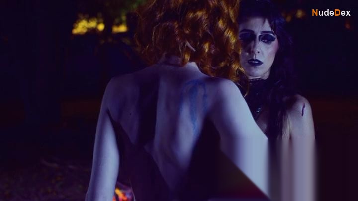 Larissa Anzoategui in Domina Nocturna, photo 3