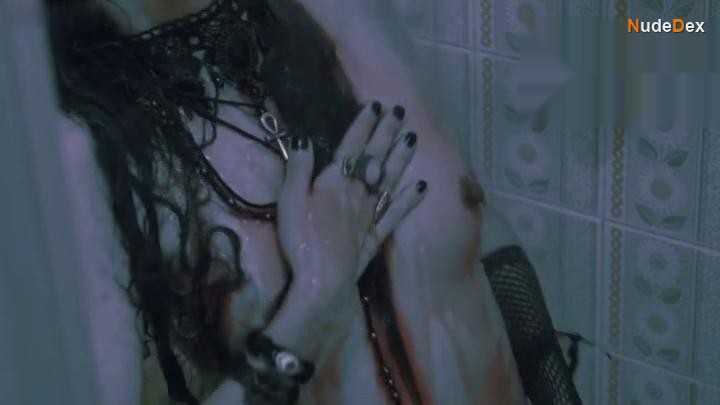 Larissa Anzoategui in Domina Nocturna, photo 5