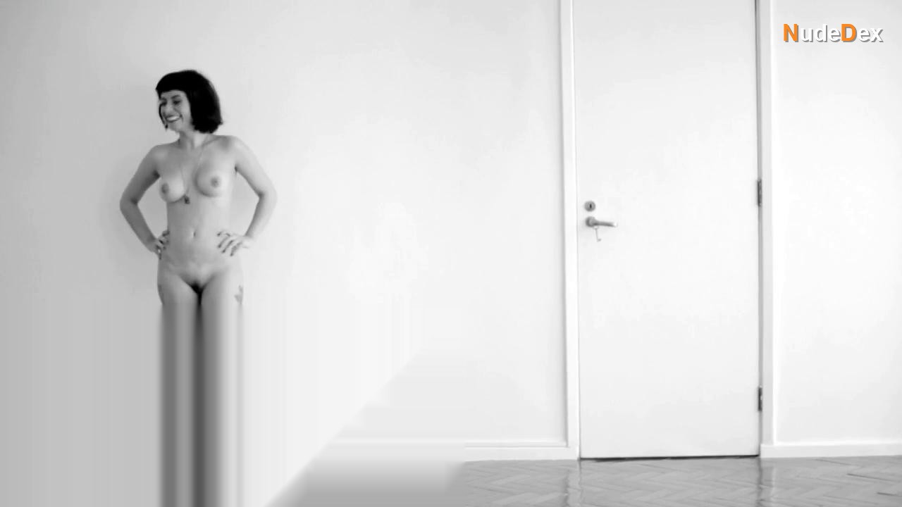Larissa Maxine in 302, photo 10