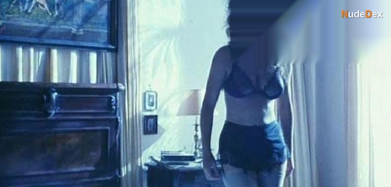 Laura Antonelli in Casta E Pura, photo 10