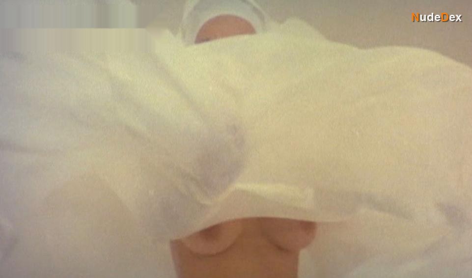 Laura Antonelli in How Funny Can Sex Be, photo 5