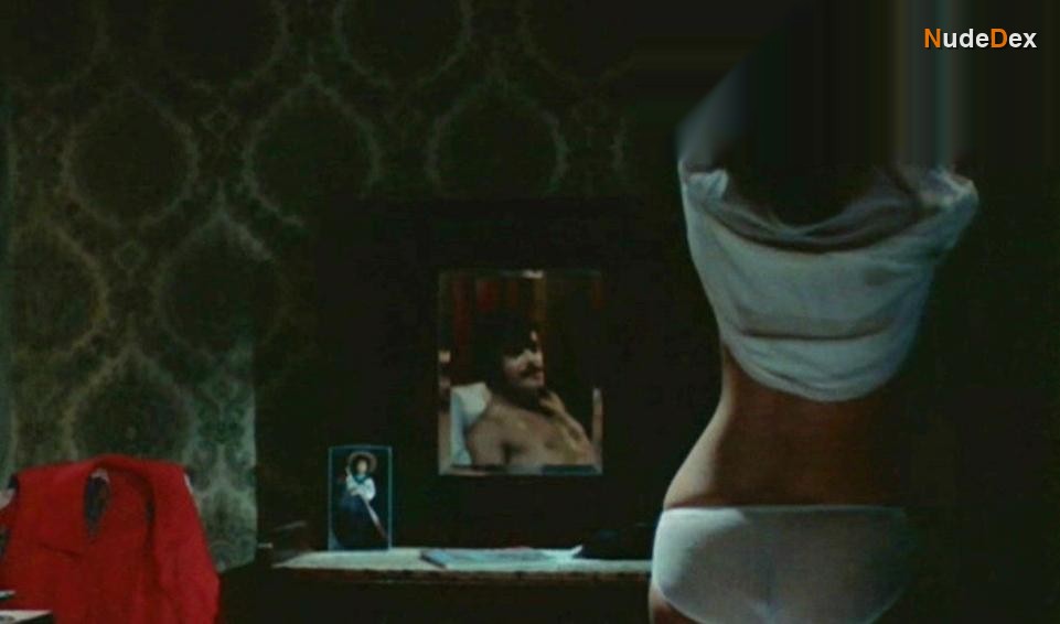 Laura Antonelli in How Funny Can Sex Be, photo 7