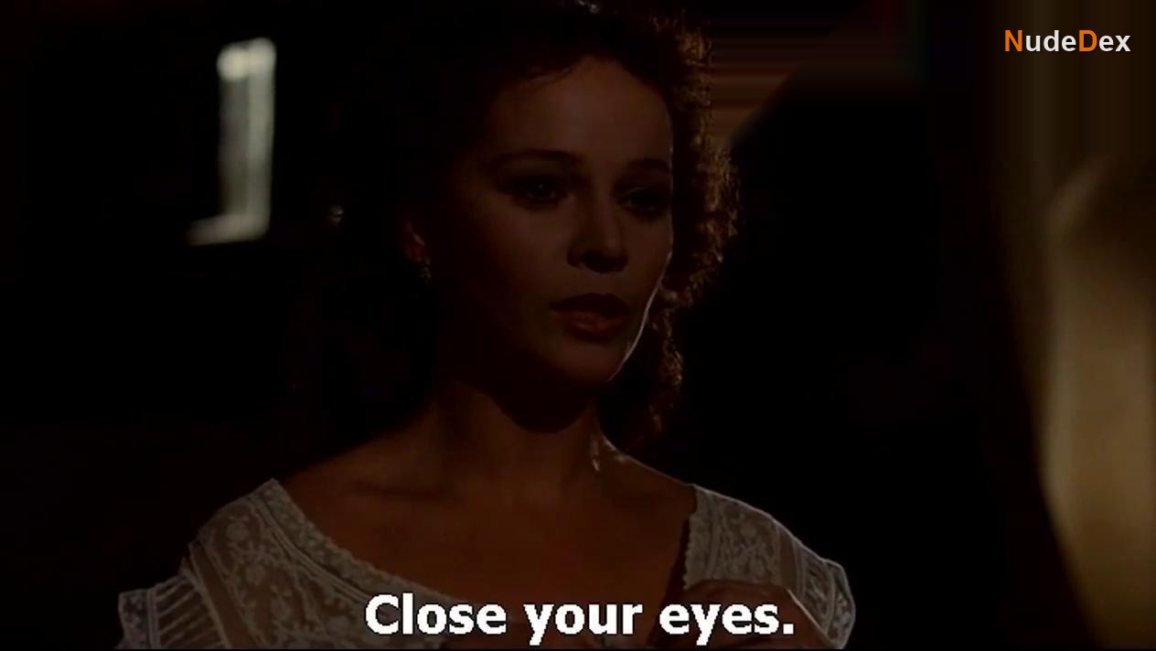 Laura Antonelli in Passione D Amore, photo 2