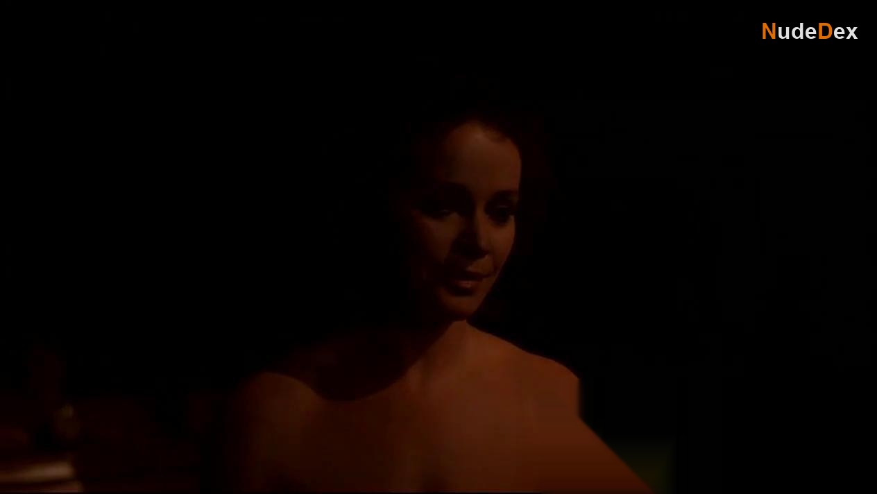 Laura Antonelli in Passione D Amore, photo 4