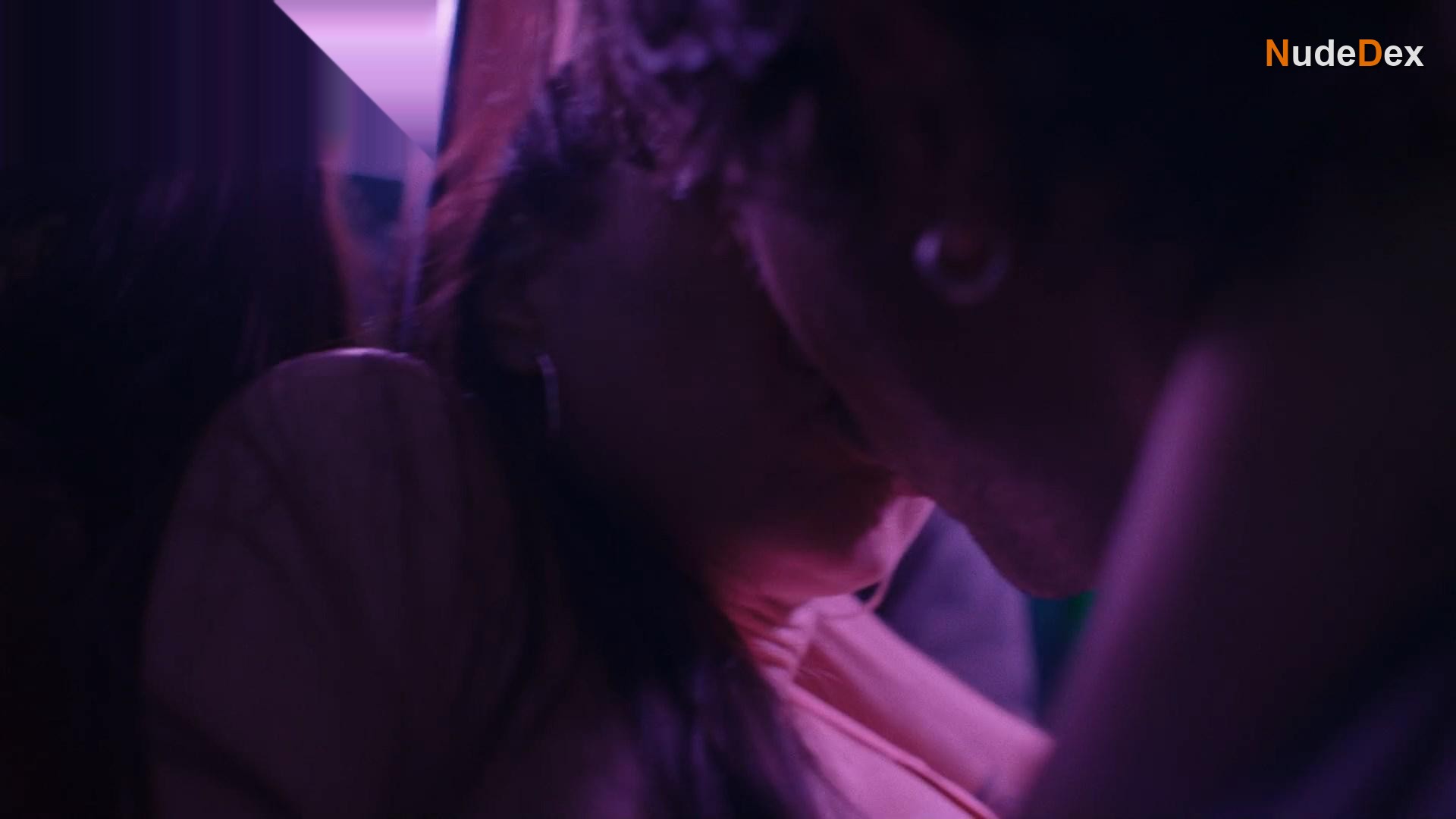 The Night Between Us in The Night Between Us, photo 4