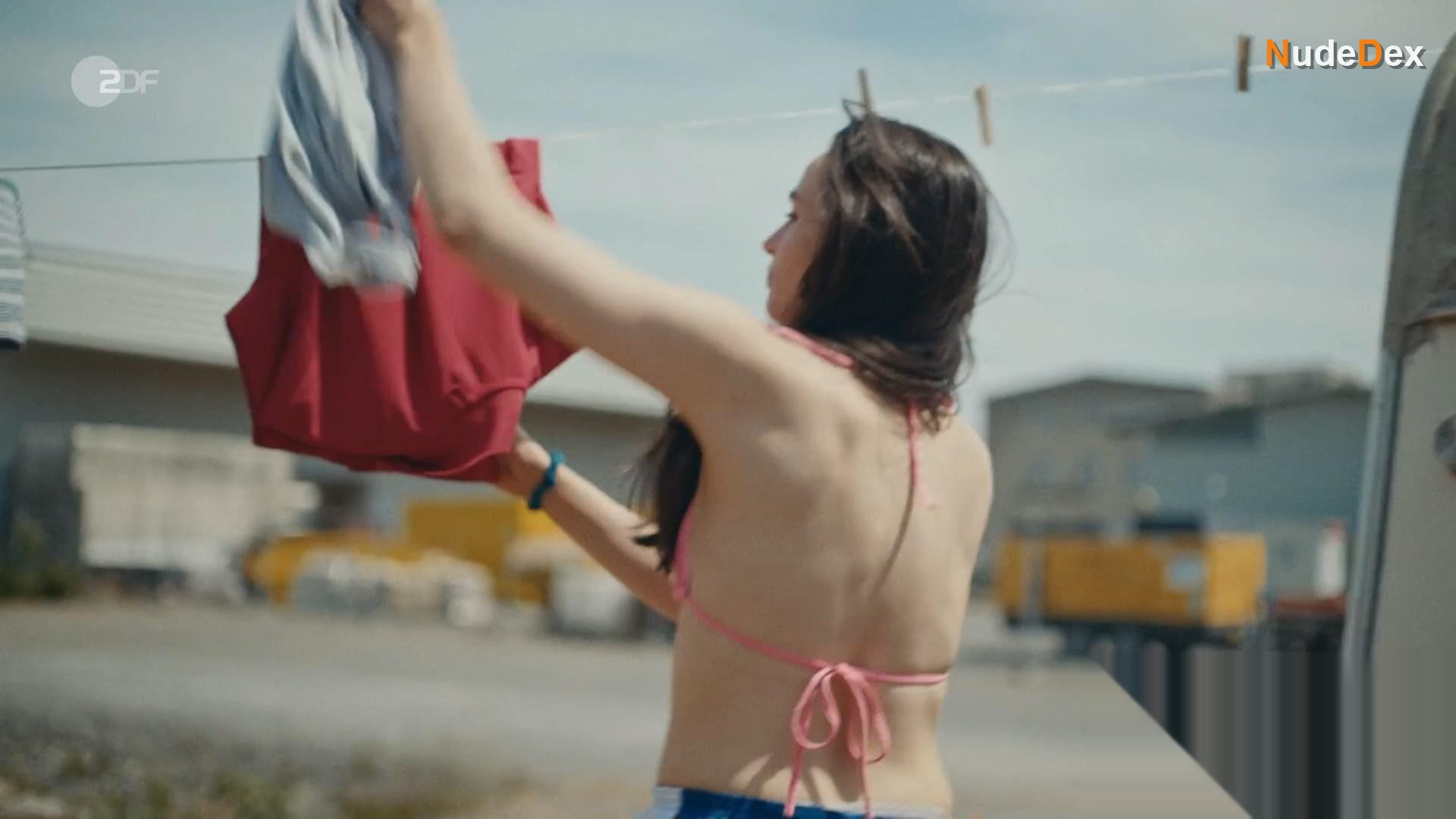 The Night Between Us in The Night Between Us, photo 7