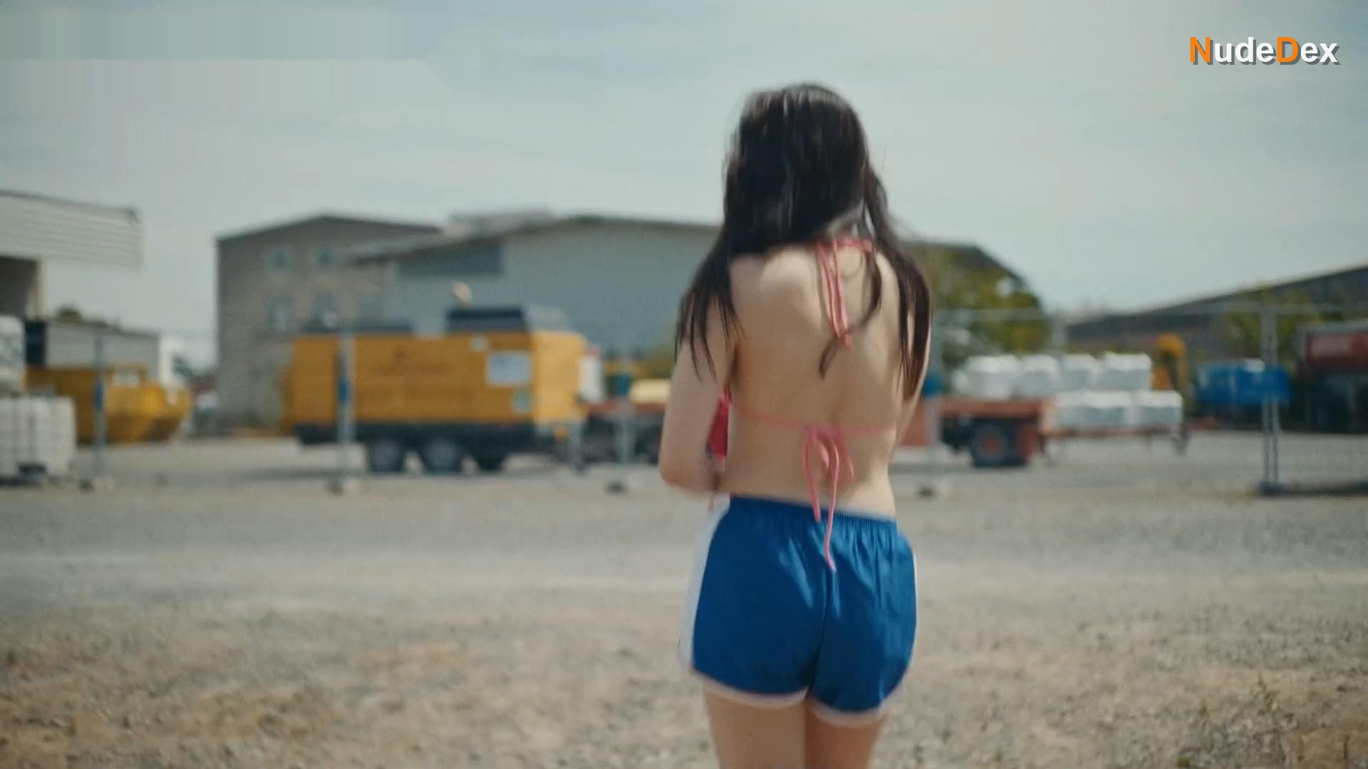 The Night Between Us in The Night Between Us, photo 8