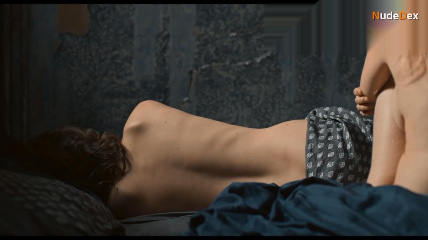 Laura Birn in Love And Fury, photo 5