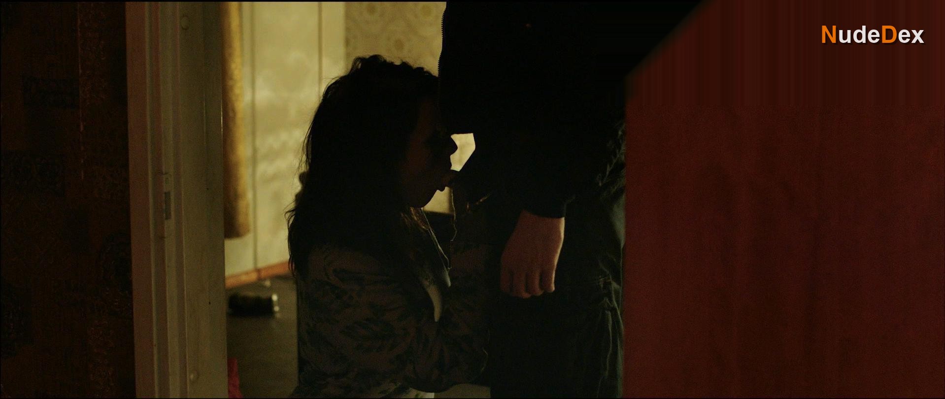 Laura Birn in Naked Harbour, photo 4