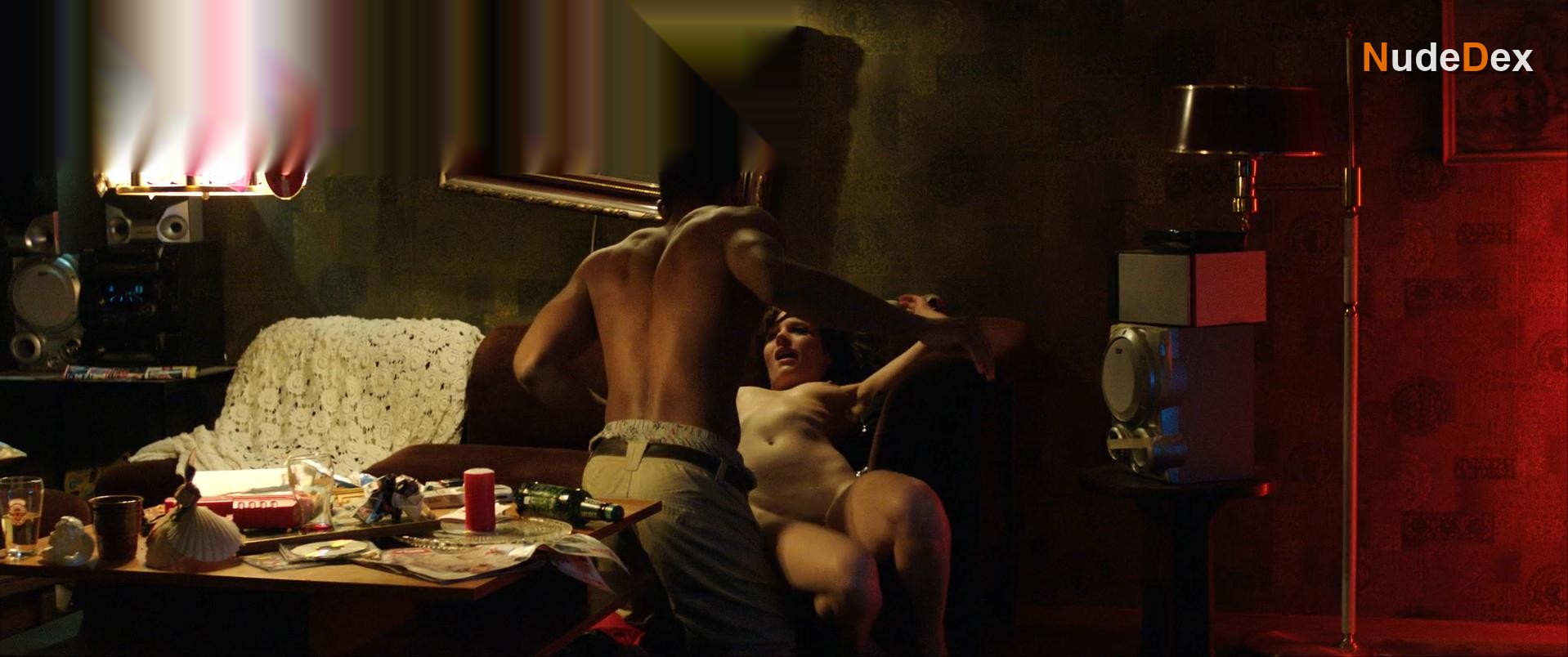 Laura Birn in Naked Harbour, photo 8