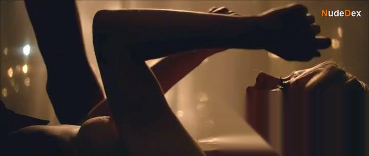 Laura Birn in Void, photo 5