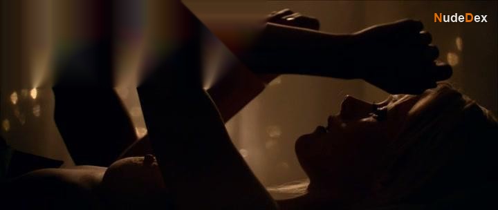 Laura Birn in Void, photo 7