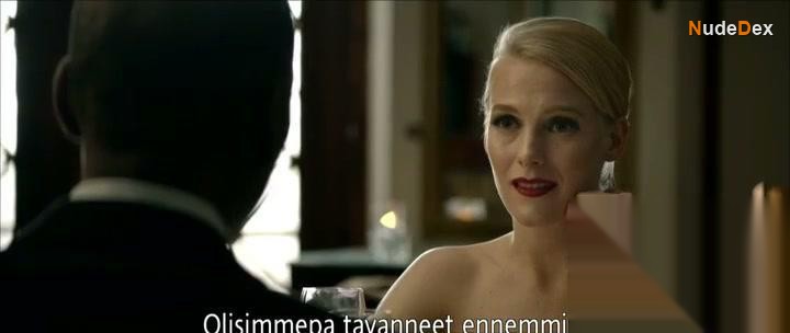 Laura Birn in Void, photo 15