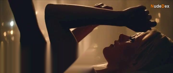 Laura Birn in Void, photo 16