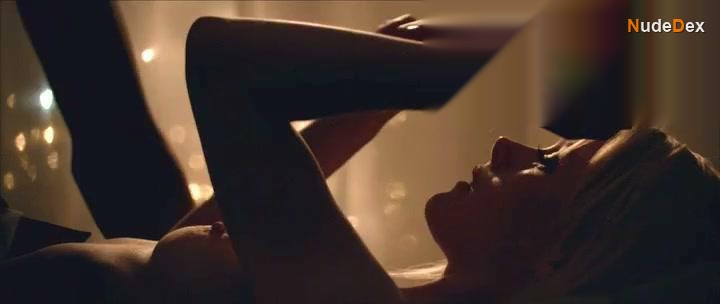 Laura Birn in Void, photo 23