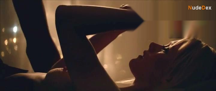 Laura Birn in Void, photo 37