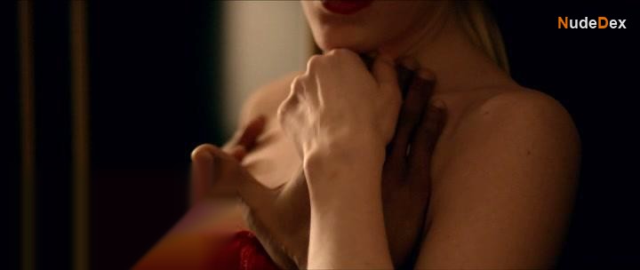 Laura Birn in Void, photo 53