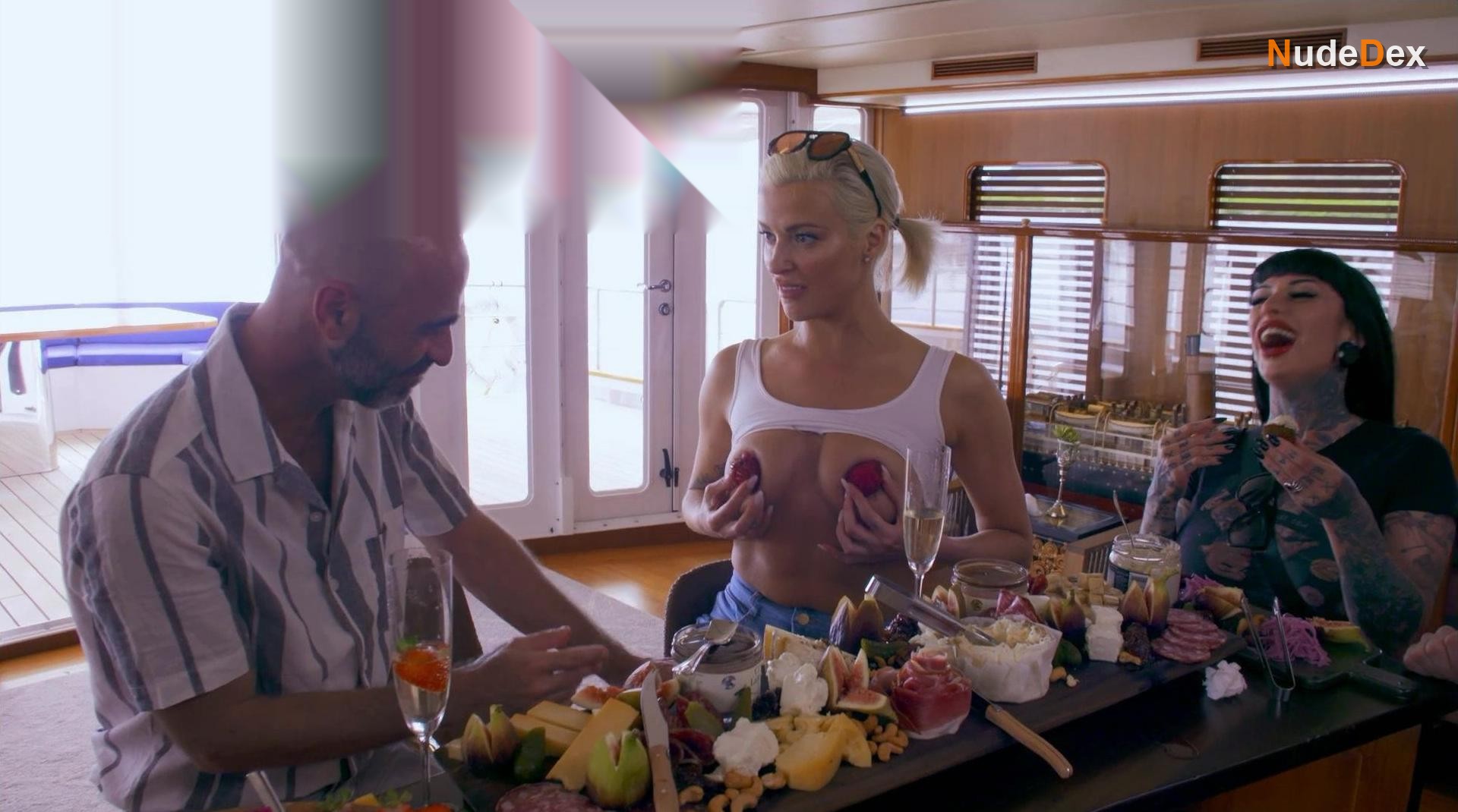 Laura Desiree in Below Deck Down Under, photo 6
