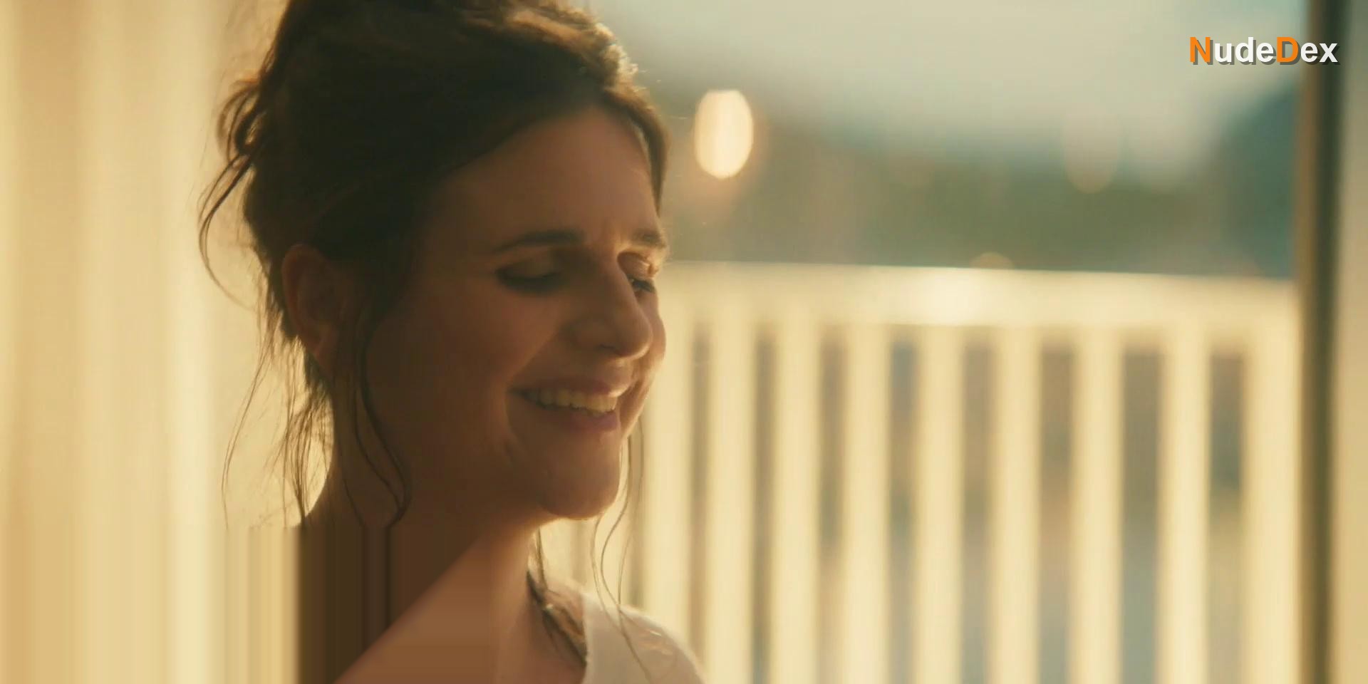 Laura Domenge in Escort Boys, photo 1