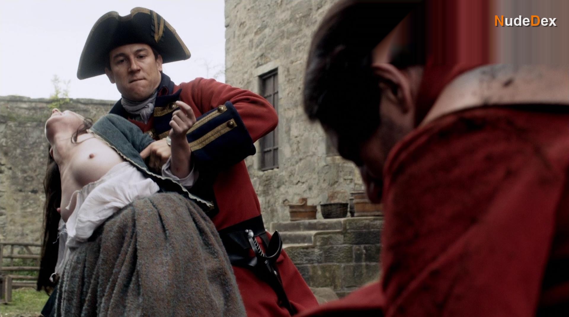 Laura Donnelly in Outlander, photo 2