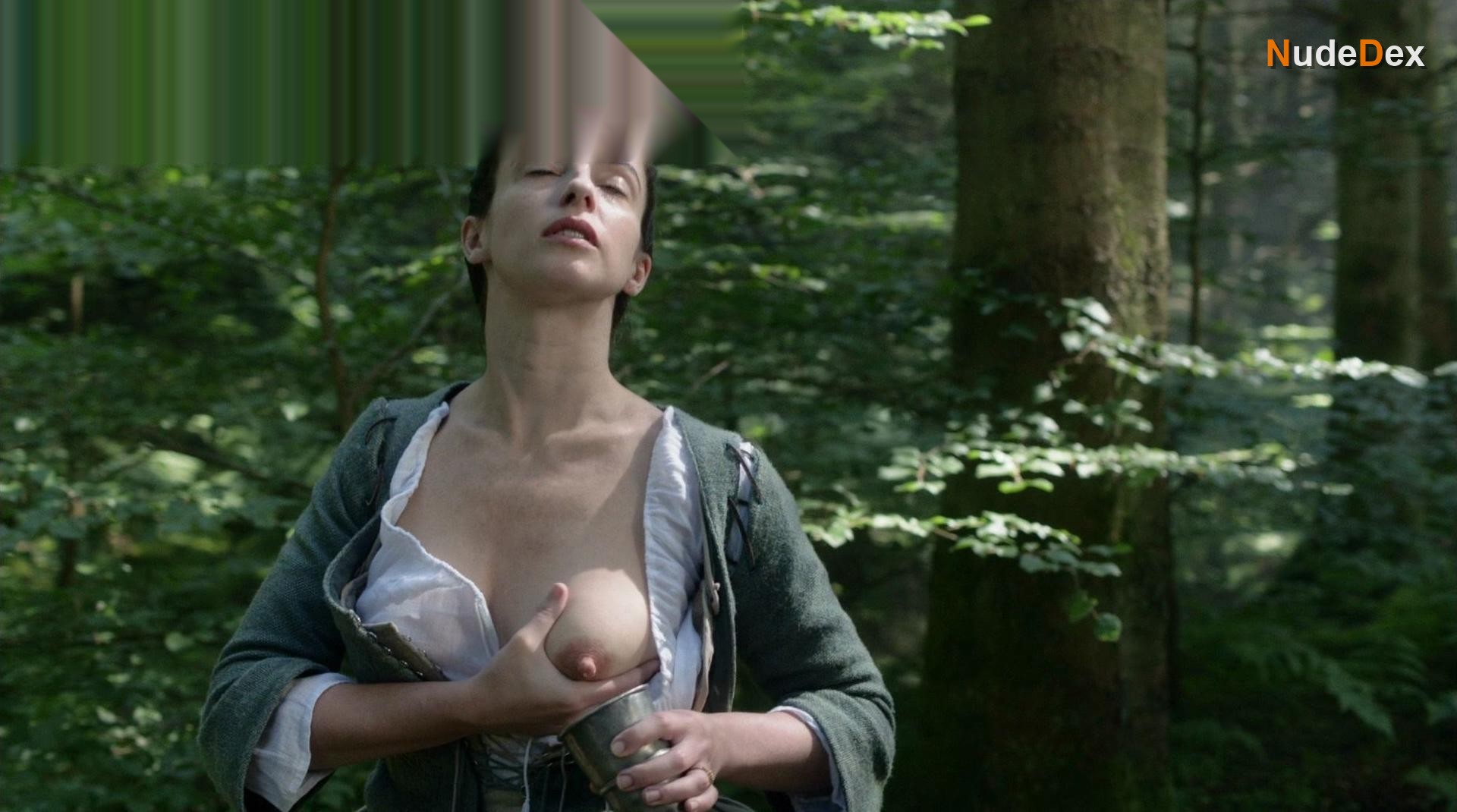 Laura Donnelly in Outlander, photo 5
