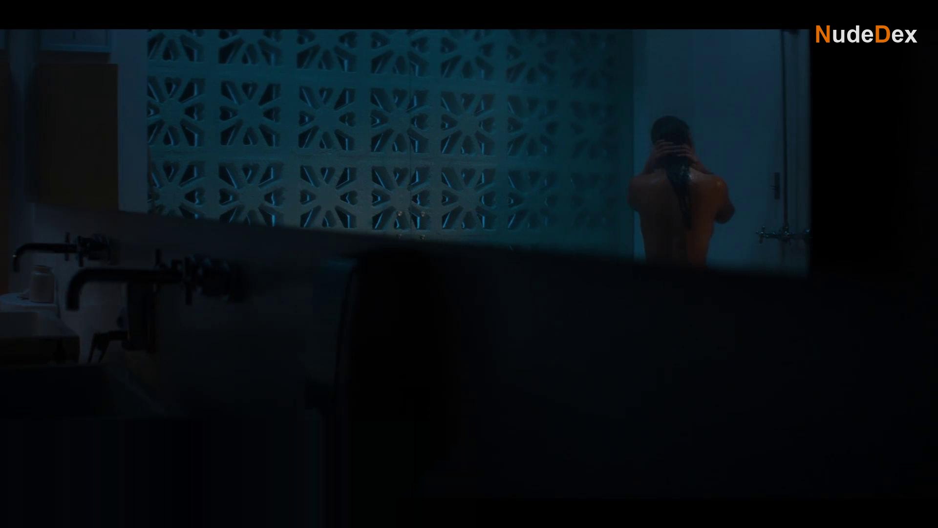 Laura Londono in The Marked Heart, photo 3