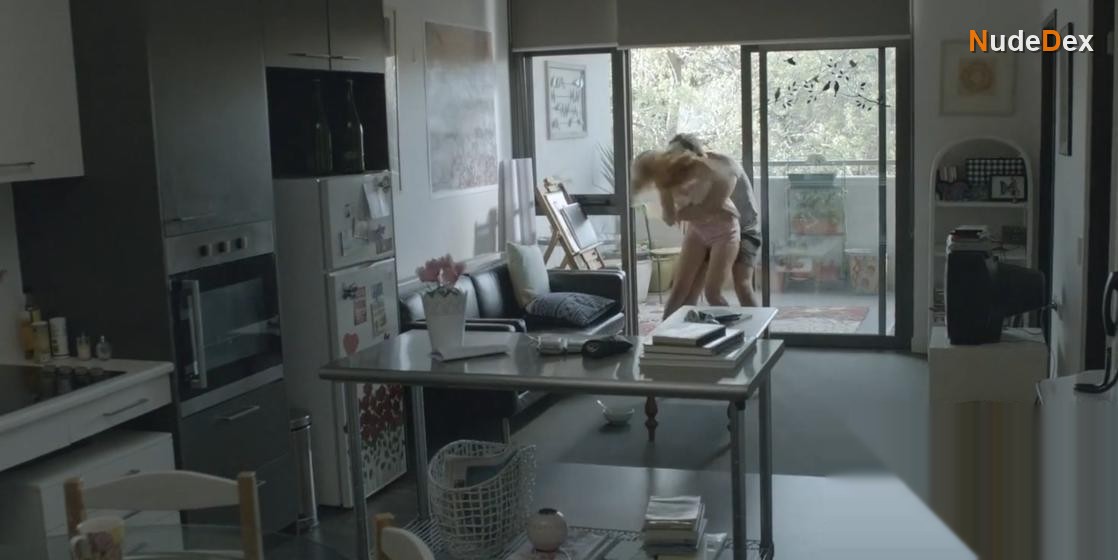 Laura Mcintosh in Falling, photo 2