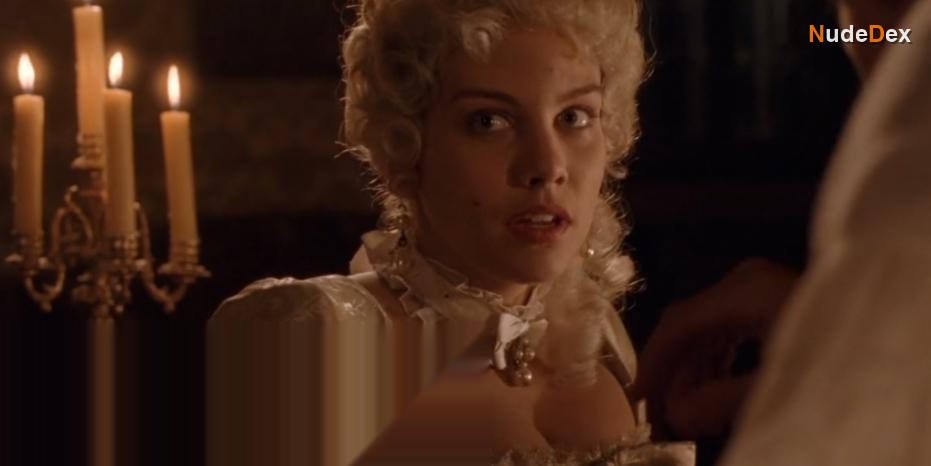 Lauren Cohan in Casanova, photo 3