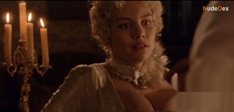 Lauren Cohan in Casanova, photo 4