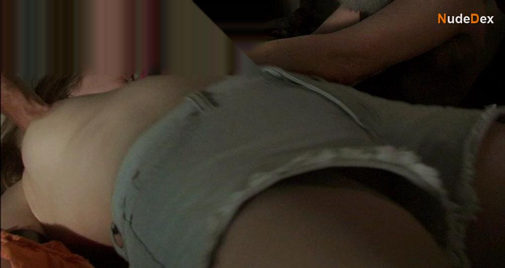 Lauren Devlin in Header, photo 1