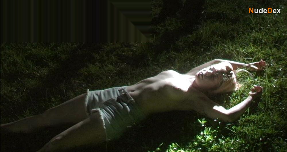Lauren Devlin in Header, photo 5
