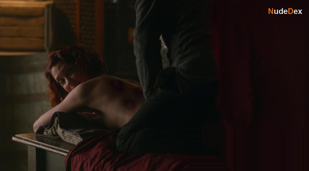 Lauren Lee Smith in Frankie Drake Mysteries, photo 5