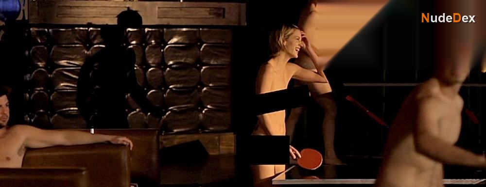 Lauren Lee Smith in Girl Walks Into A Bar, photo 1