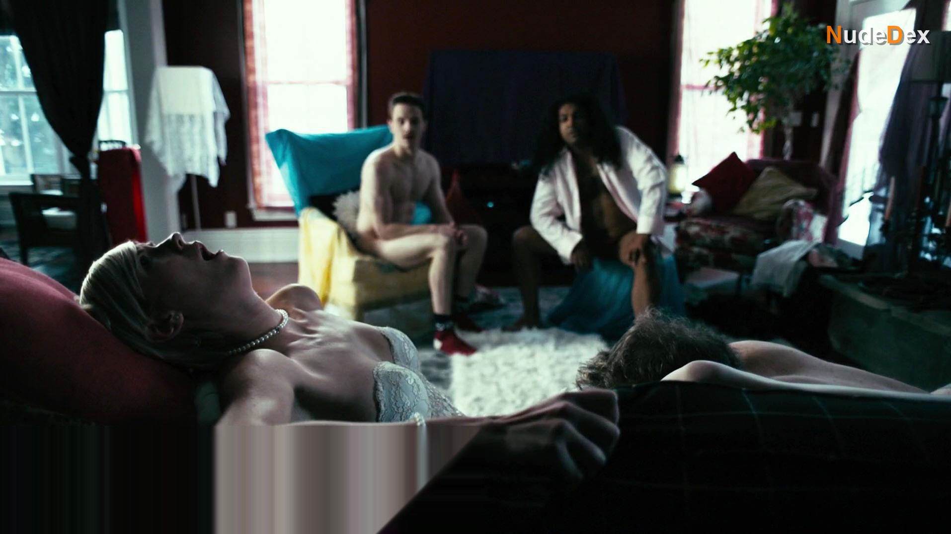 Lauren Lee Smith in How To Plan An Orgy In A Small Town, photo 9