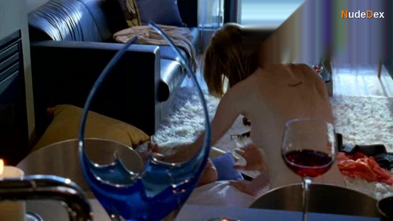 Lauren Lee Smith in Normal, photo 2
