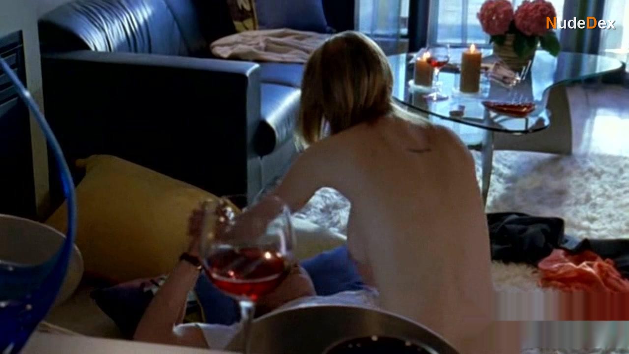 Lauren Lee Smith in Normal, photo 3