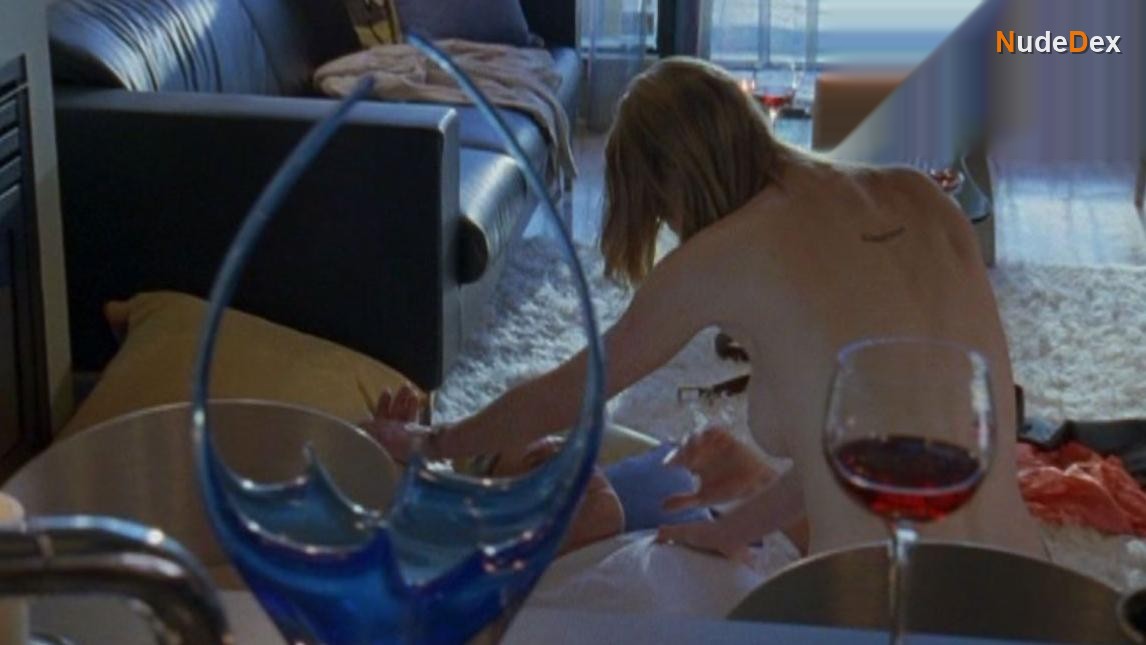 Lauren Lee Smith in Normal, photo 12
