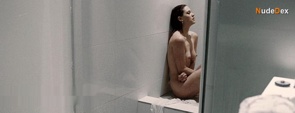 Lauren Lee Smith in One Way, photo 9