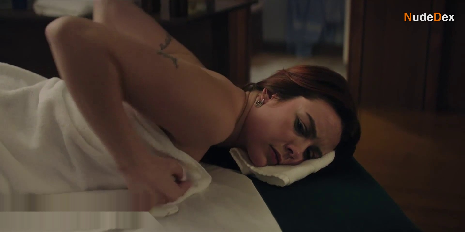 Lauren O'hara in Blue Murder Motel, photo 2