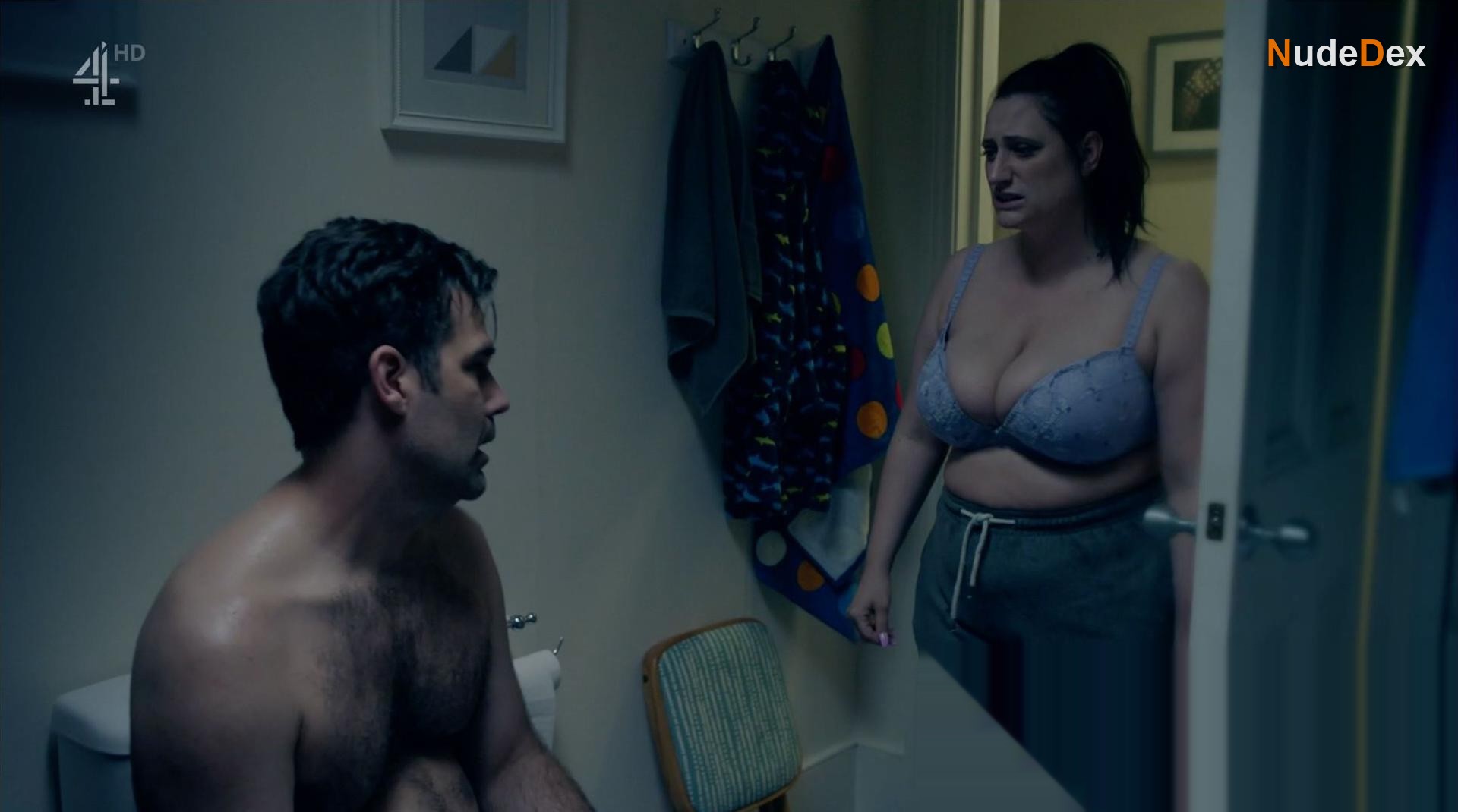 Lauren Socha in Catastrophe, photo 3