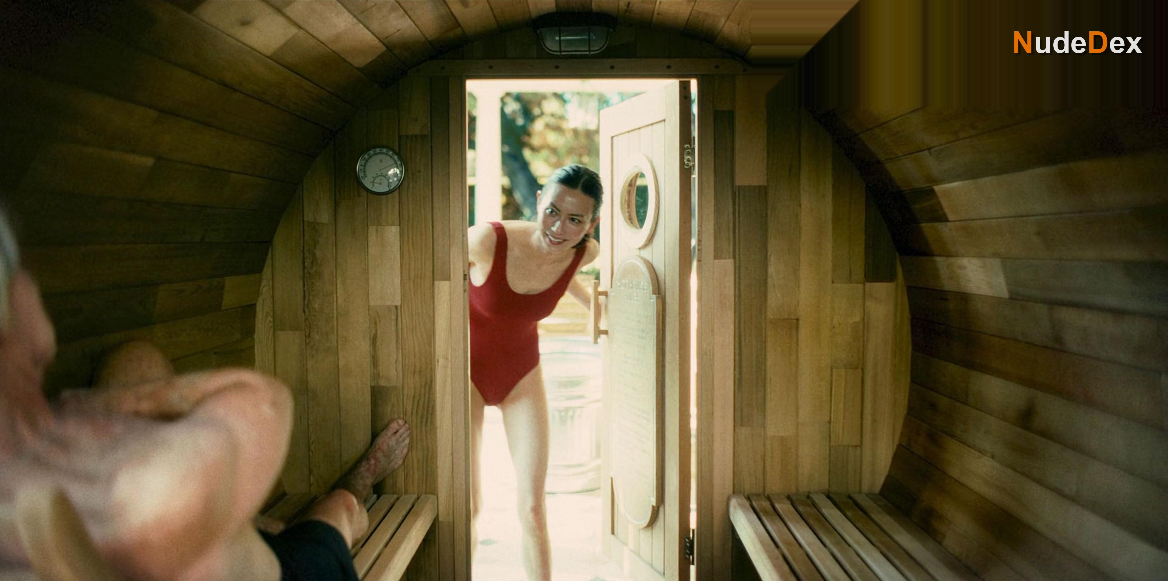 Lauren Tsai in Rooster, photo 1